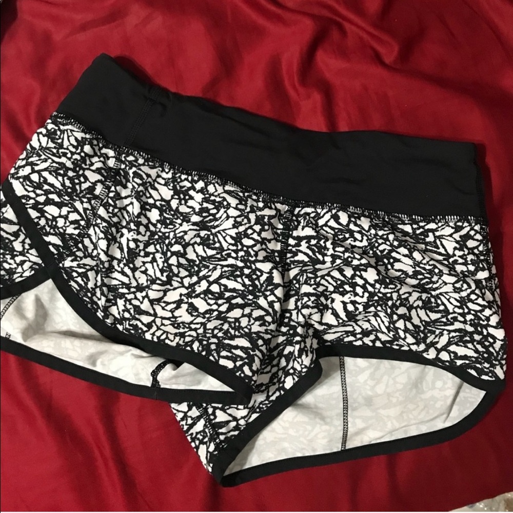 lululemon shorts good condition size 2